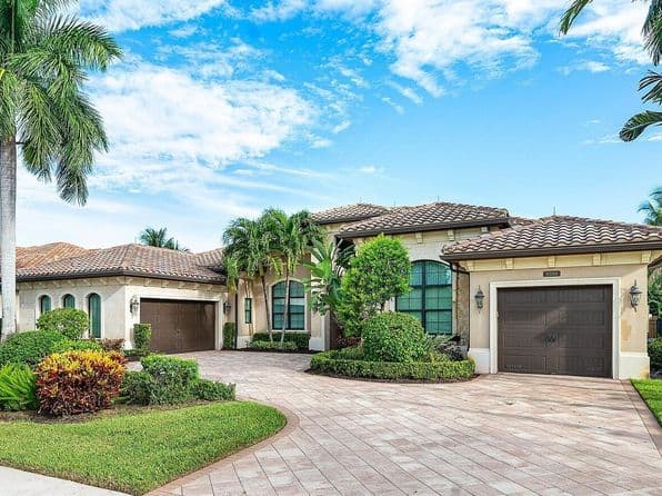 Listed by Compass Florida LLC - Single Family — photo 1