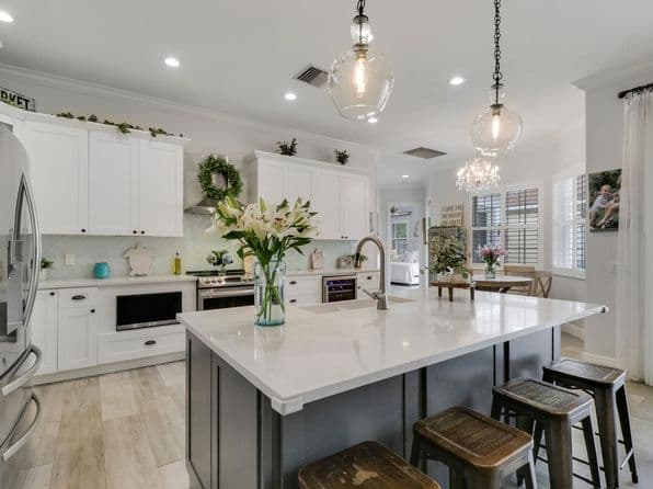 Listed by Illustrated Properties LLC (Jupiter) - Single Family — photo 1