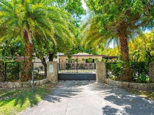 Listed by BHHS EWM Realty - Single Family — photo 1