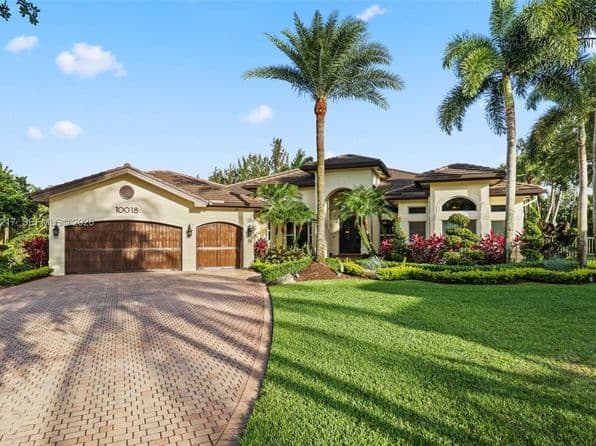 Listed by One Sotheby's International Realty - Single Family — photo 1