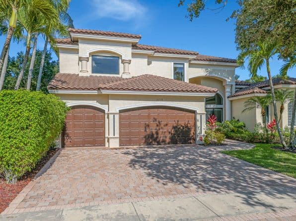 Listed by Compass Florida LLC - Single Family — photo 1
