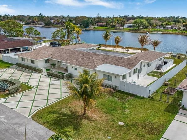 Listed by Keller Williams Realty Premier Properties - Single Family — photo 1