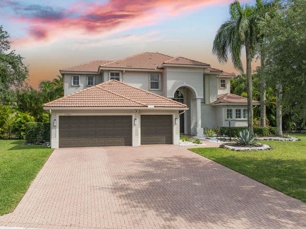 Listed by Icon Realty Advisors LLC - Single Family — photo 1