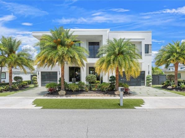 Listed by The Keyes Company - Single Family — photo 1