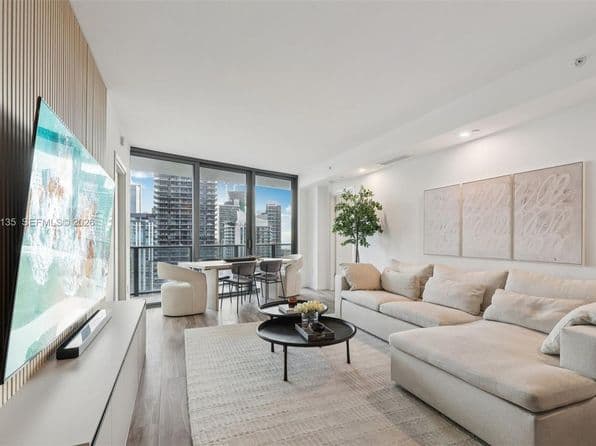 Listed by Lokation - CONDO — photo 1